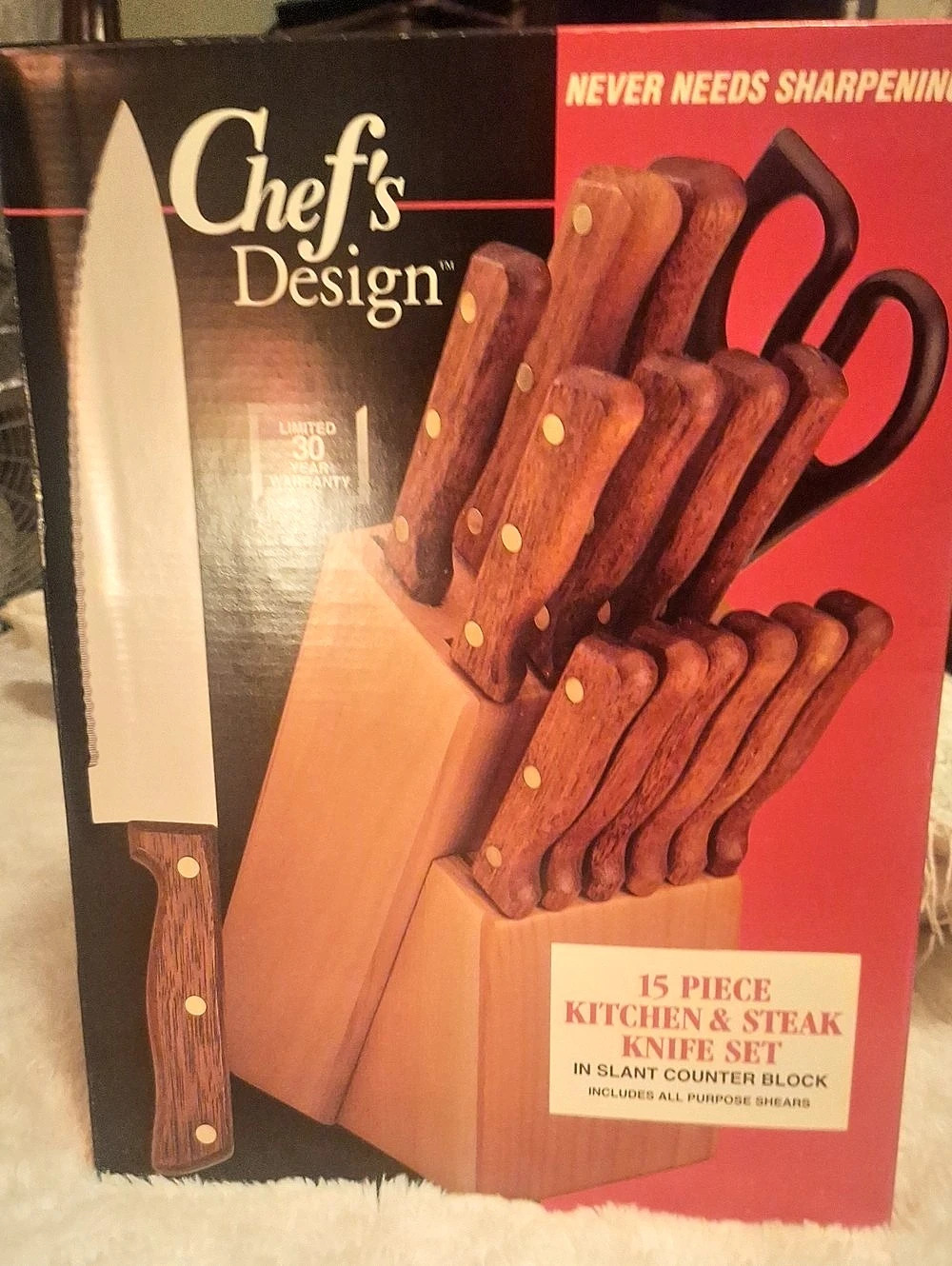 Chef's Design 15 Piece Kitchen & Steak Knife Set in Slant Counter Block Hardwood